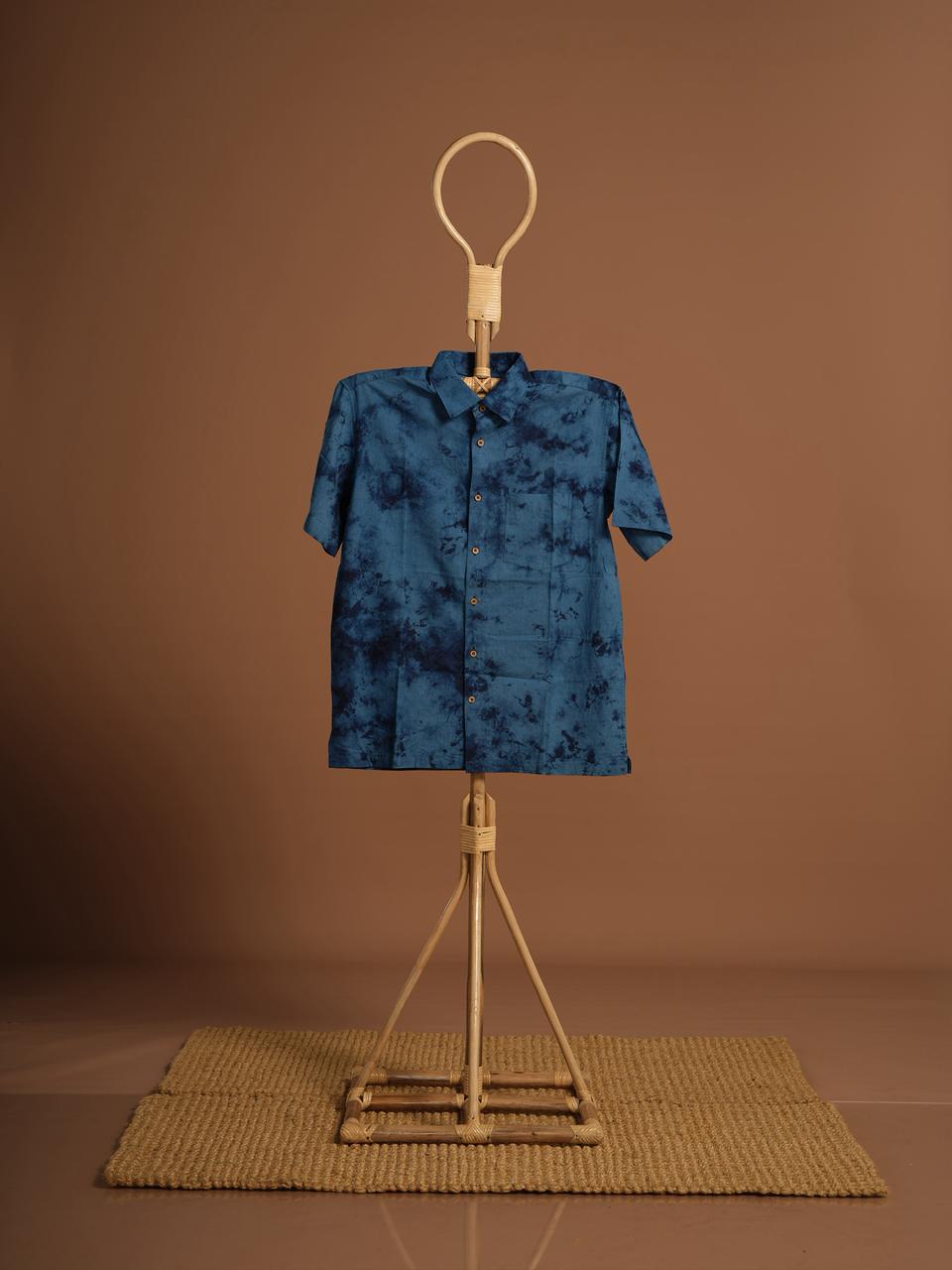 Organic Cotton Indigo Tie-Dye Shirt – Handcrafted Blue Abstract Button-Up